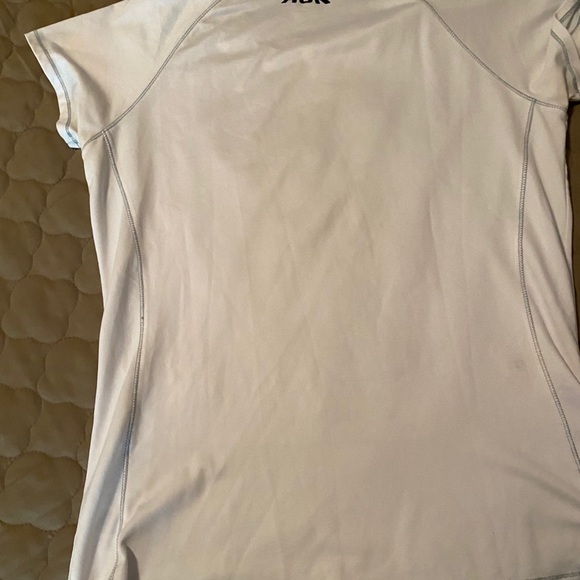 Women’s running shirt- medium - Picture 4 of 4